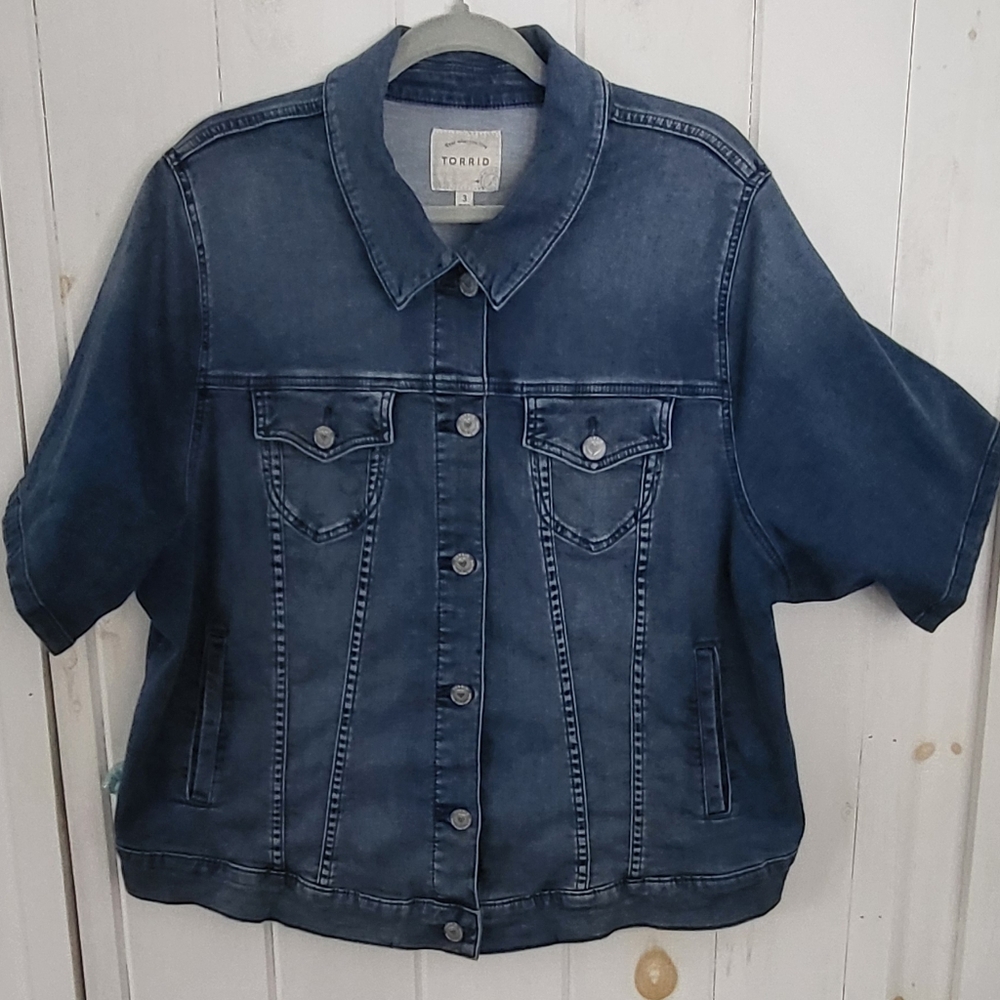 Torrid Button Down Stretch Shortsleeve Shirt Jack… - image 1